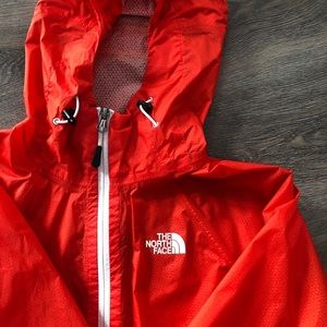 The North Face Hyvent 2.5L Hooded Windbreaker